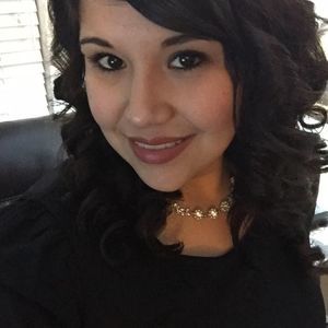 Meet your Posher, Debora